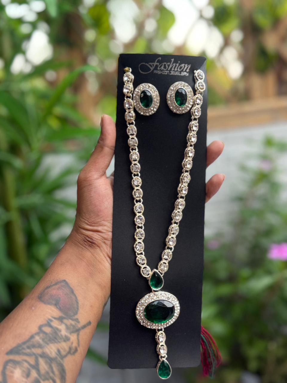 স্টাইলিশ পার্টি সেট